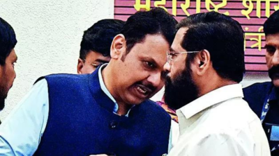 Maharashtra New CM Live Updates: Devendra Fadnavis meets Eknath Shinde amid 'Maha' CM suspense