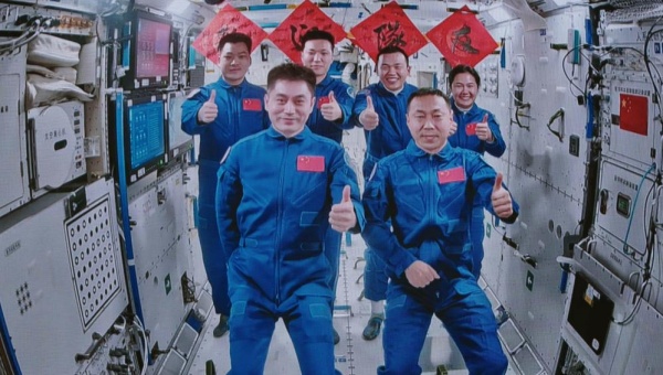 Shenzhou-19 astronauts enter space station