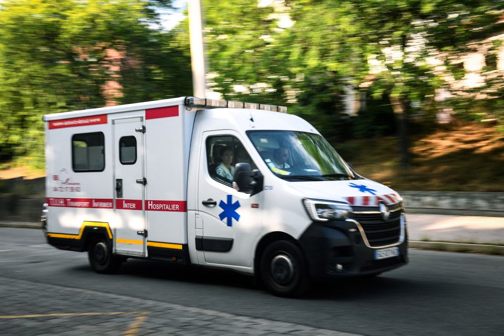 Trente-et-un élèves, lycéens et collégiens, ont été légèrement blessés et transportés à l'hôpital de la ville