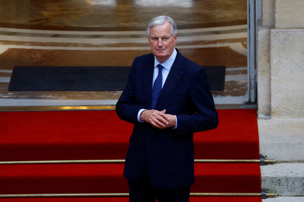 Michel Barnier a souligné que la dette publique "colossale" de la France risque de placer le pays "au bord du précipice".