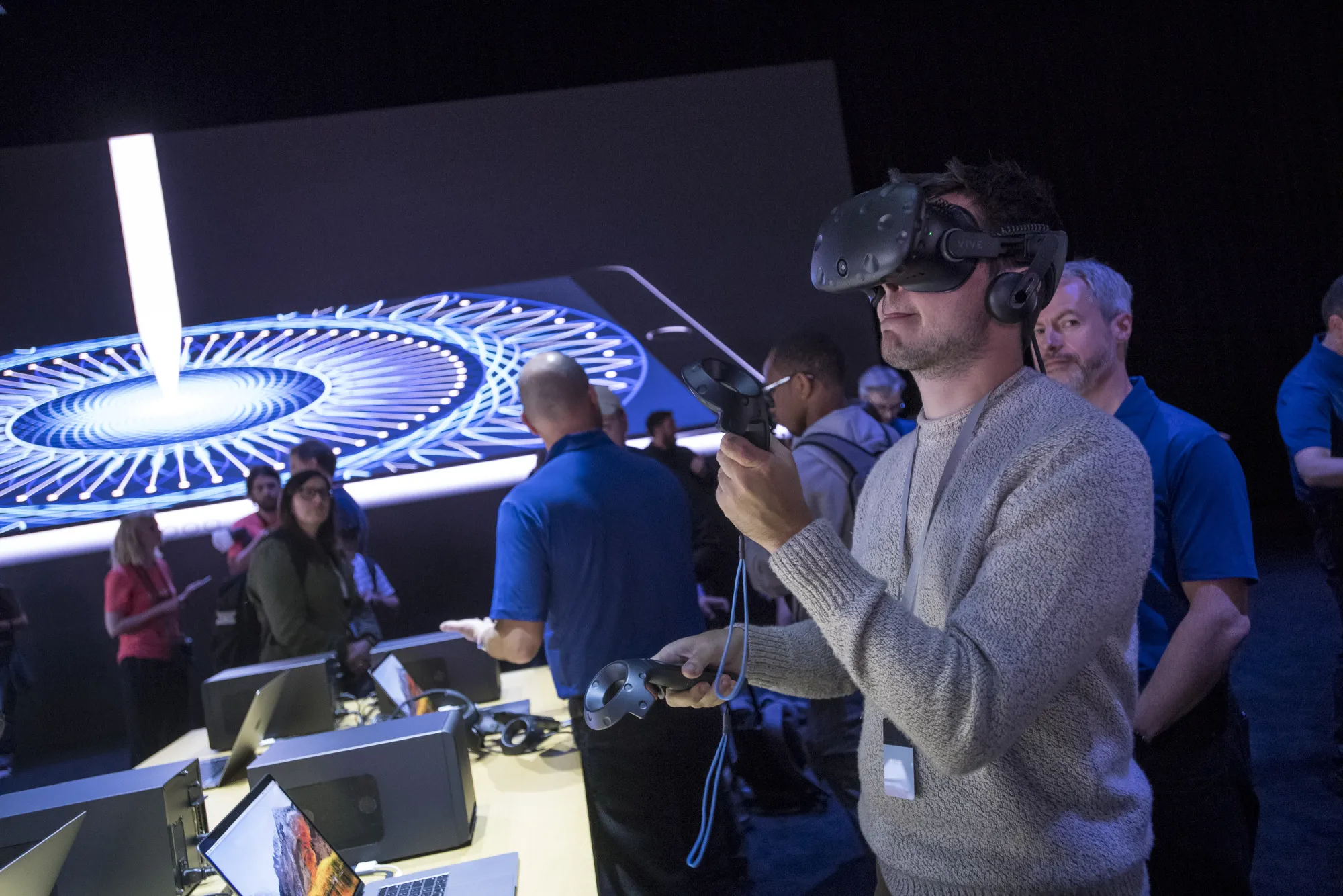 HTC Vive virtual reality headset worn at Apple conference in 2017.&nbsp;