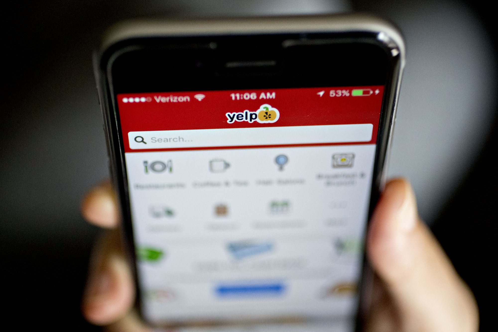 The Yelp Inc. application is displayed for a photograph.