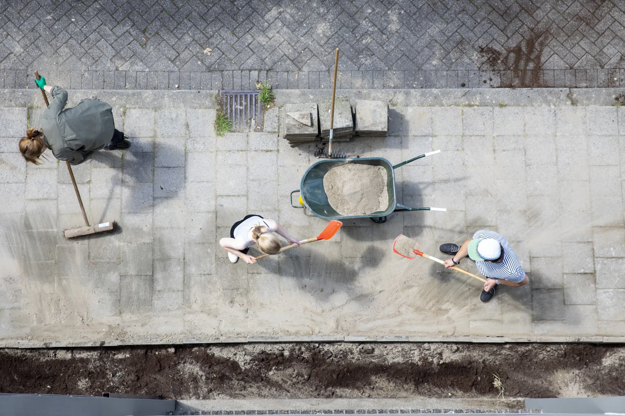 Rotterdam has removed almost 50,000 tiles and replaced them with more porous surfaces and greenery.&nbsp;