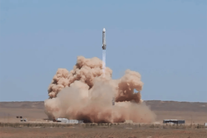 The Chinese reusable rocket lifting off