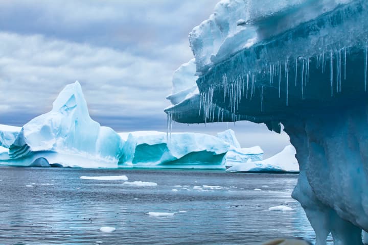 AI helps scientists to track icebergs using satellite radar data