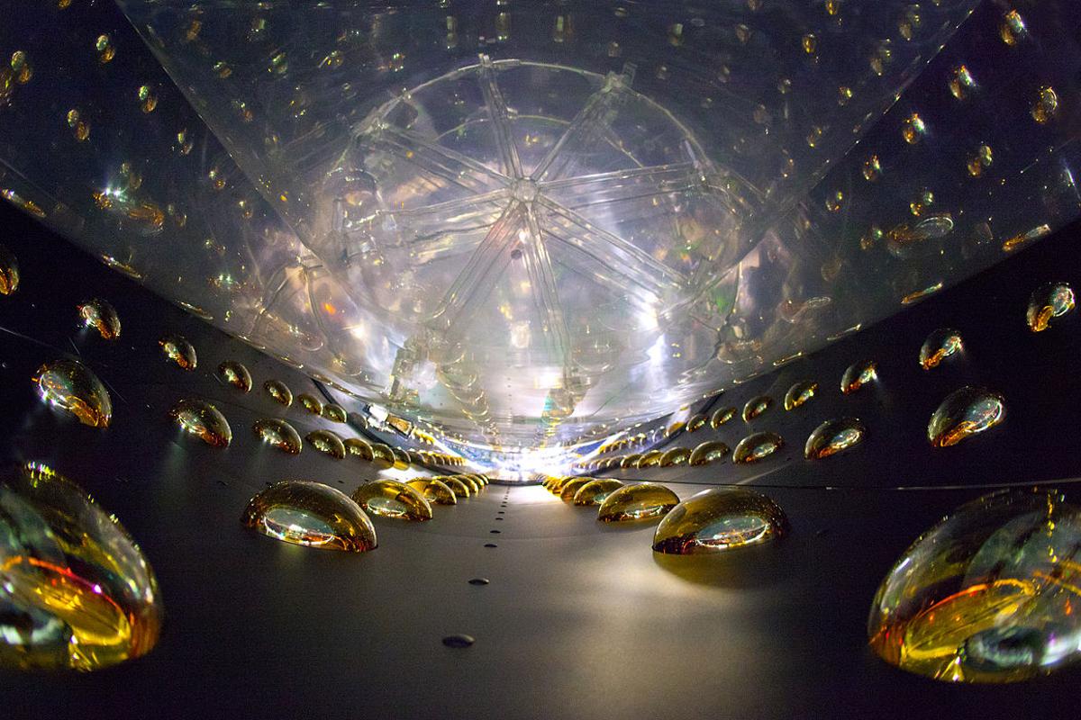 A detector at Daya Bay Reactor Neutrino Experiment