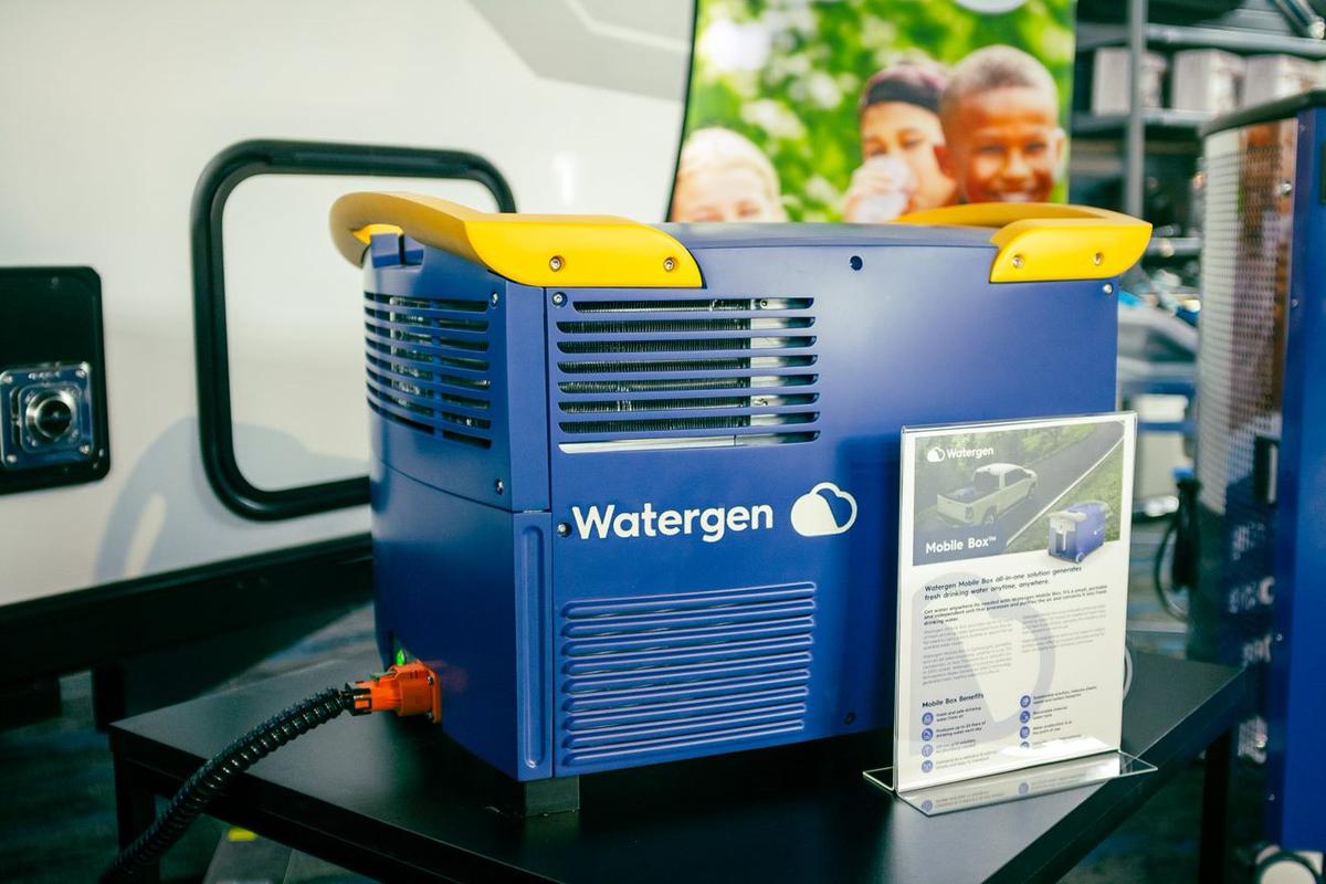 At roughly 33 lb, the Mobile Box is made to be easily carried and transported, unlike previous Watergen designs that were either fixed in place or required trailers or dedicated vehicles to transport