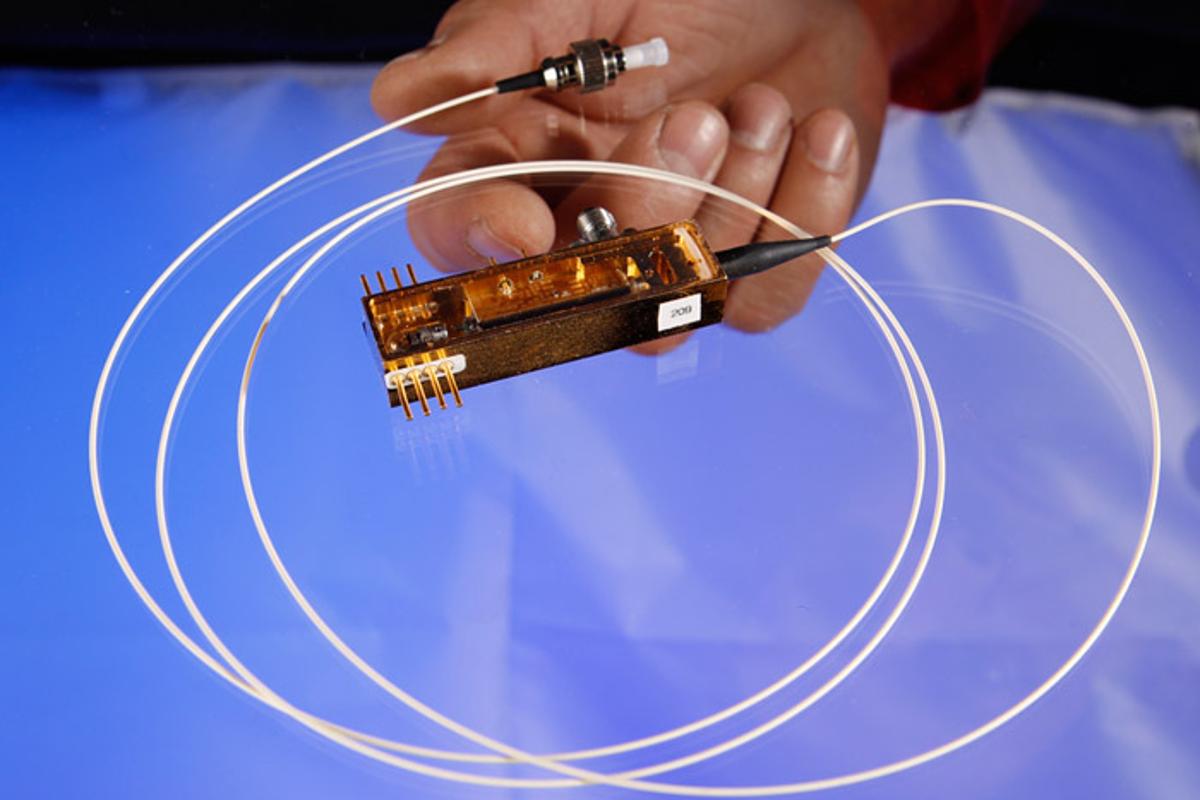 The new device incorporates quantum photon polarization to generate random numbers and create cryptographic keys.