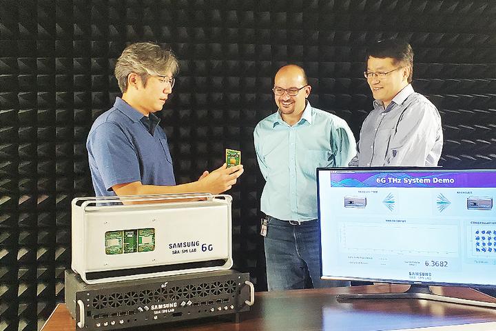 Samsung researchers Wonsuk Choi, Shadi Abu-Surra and Gary Xu, with the prototype 6G system