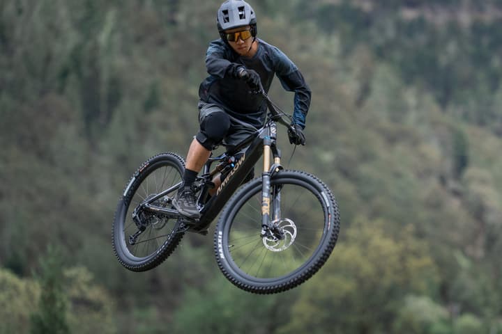 DJI has not only launched its own ebike drive system to challenge established companies like Bosch and Bafang, but has also set up a new brand to sell the first eMTB to sport Avinox power