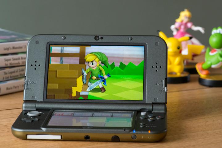 Gizmag spends a bit of time with the New Nintendo 3DS XL (Photo: Simon Crisp/Gizmag.com)