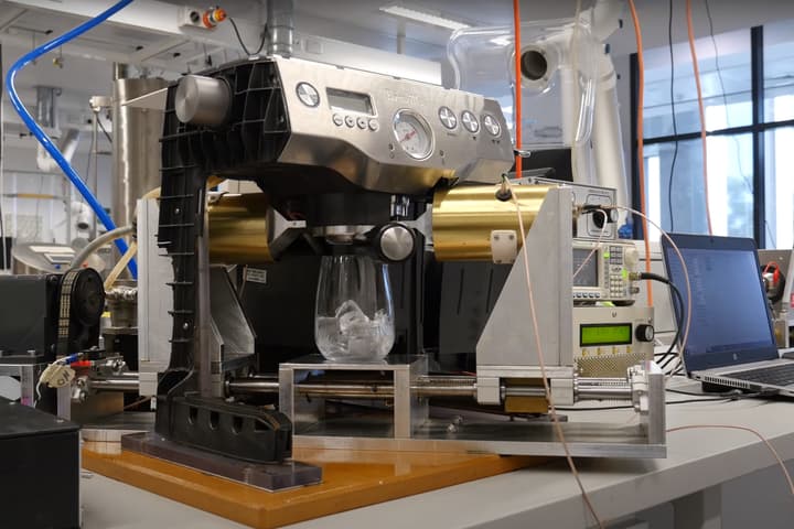 UNSW researchers have managed to make cold brew coffee in under 3 minutes using an espresso machine and ultrasound