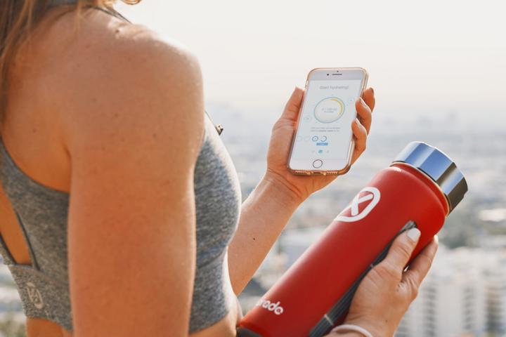 Hydrade connects with your phone via Bluetooth