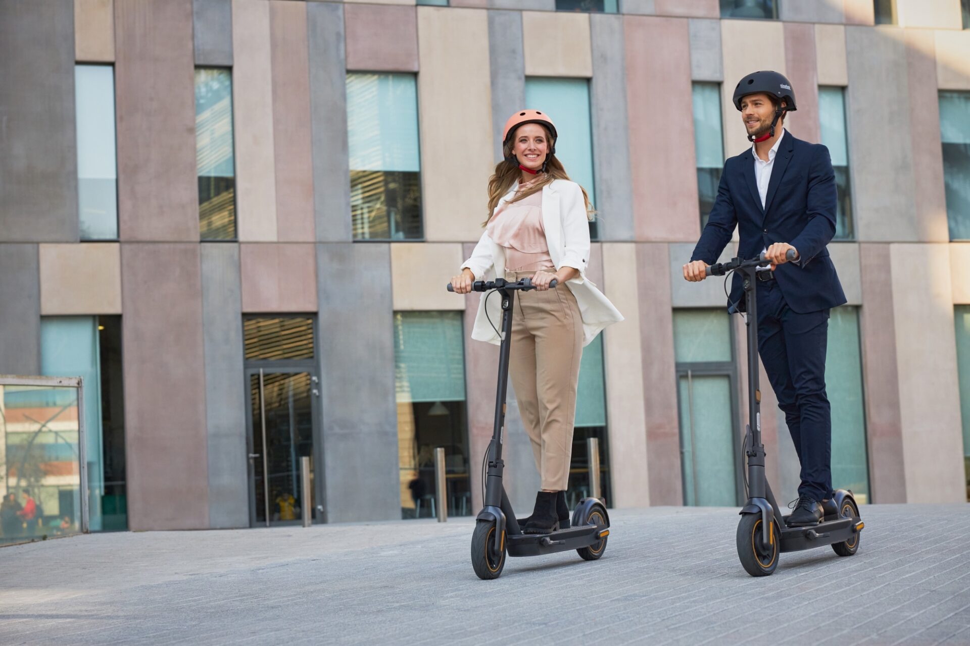 [hero] Nouvelle génération : Ninebot KickScooter MAX G30E II Powered by Segway