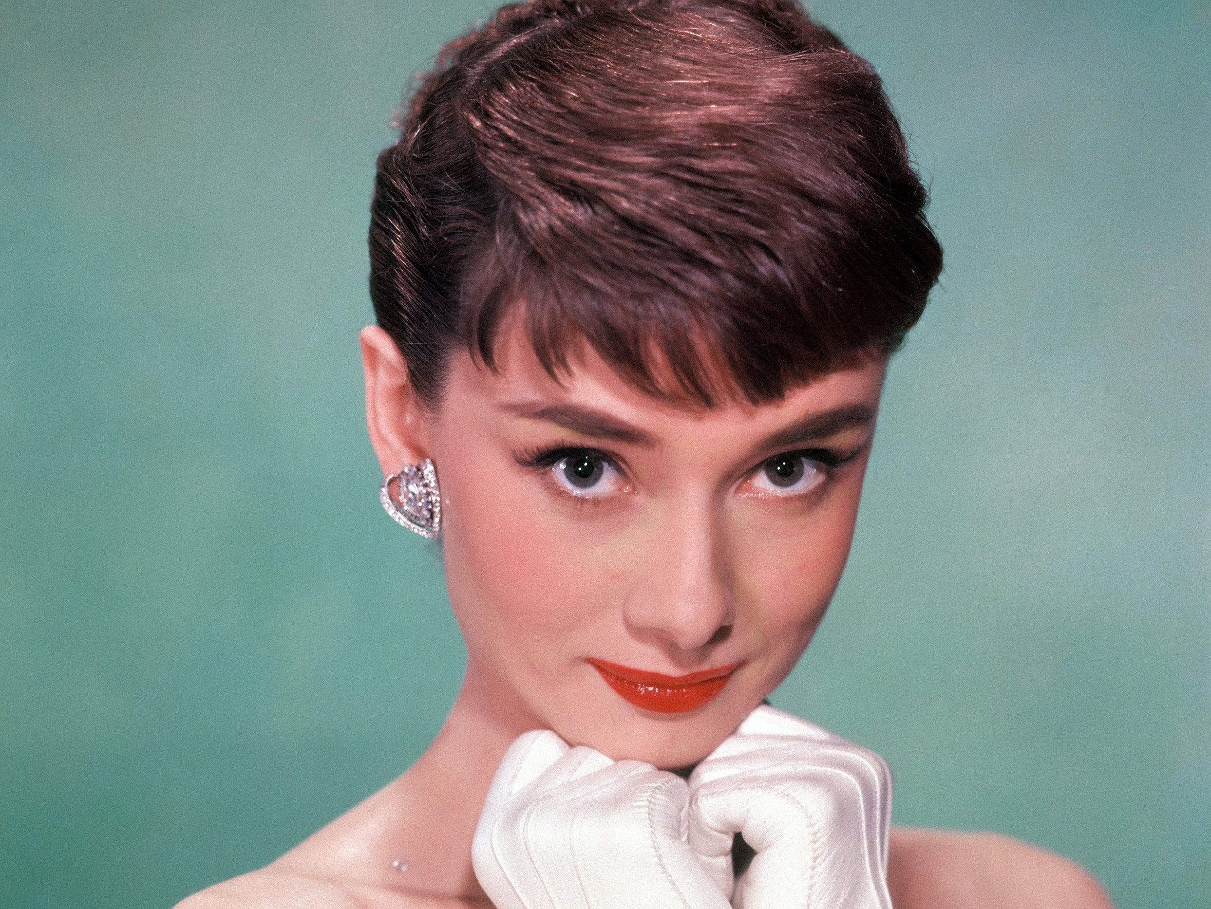 Audrey Hepburn’s Beauty Routine, Straight From a Vintage Vogue Story