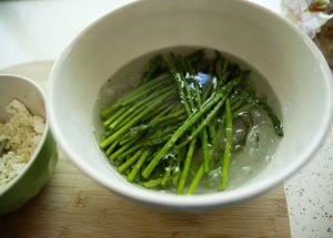 blue cheese and asparagus roll recipe