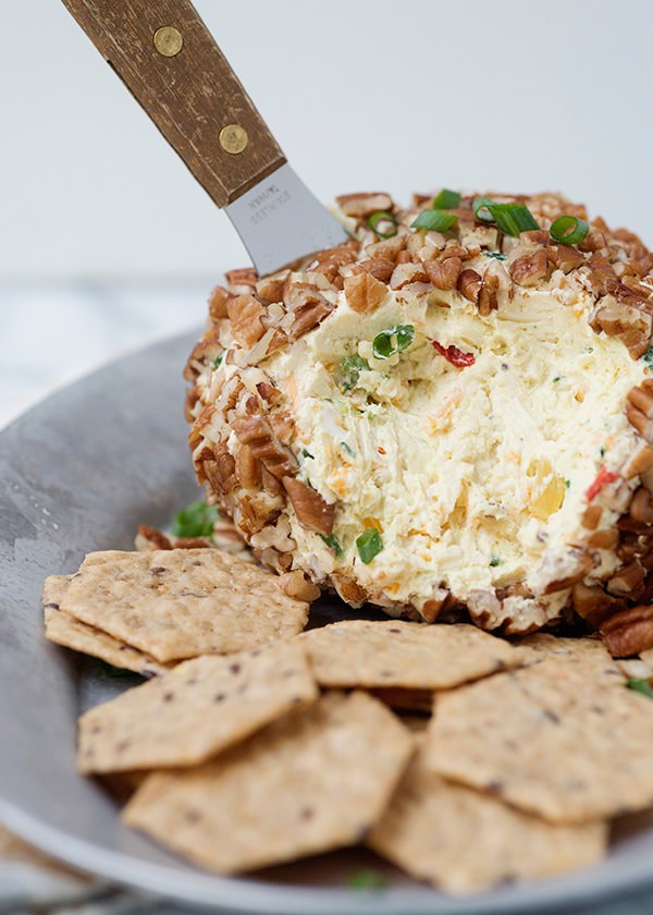 cheddar chutney cheese ball