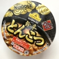 謎肉も入ったトップバリュ『NOODLE 旨辛とんこつ』を食べてみた。