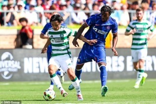 Leicester City are weighing up a big-money offer for Celtics Japanese midfielder Reo Hatate