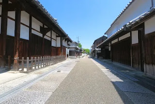 旧杉山家住宅前の道