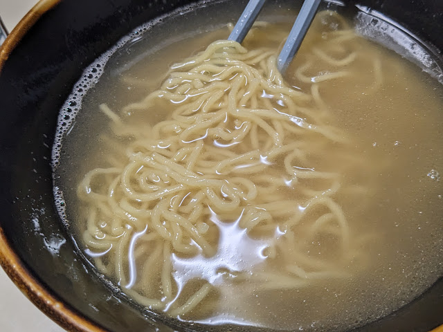 魚　出汁　アラ　ラーメン