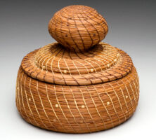 Lidded Basket (Pine Needle)