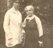 Hilda and Martha Belcher