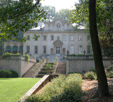 Swan House