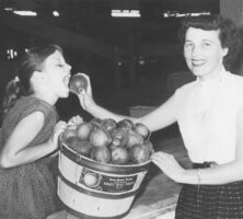 Thomaston Peaches, ca. 1920