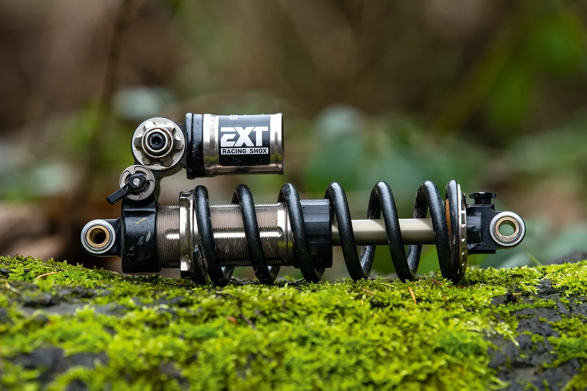 EXT Storia LOK V3 rear mountain bike shock