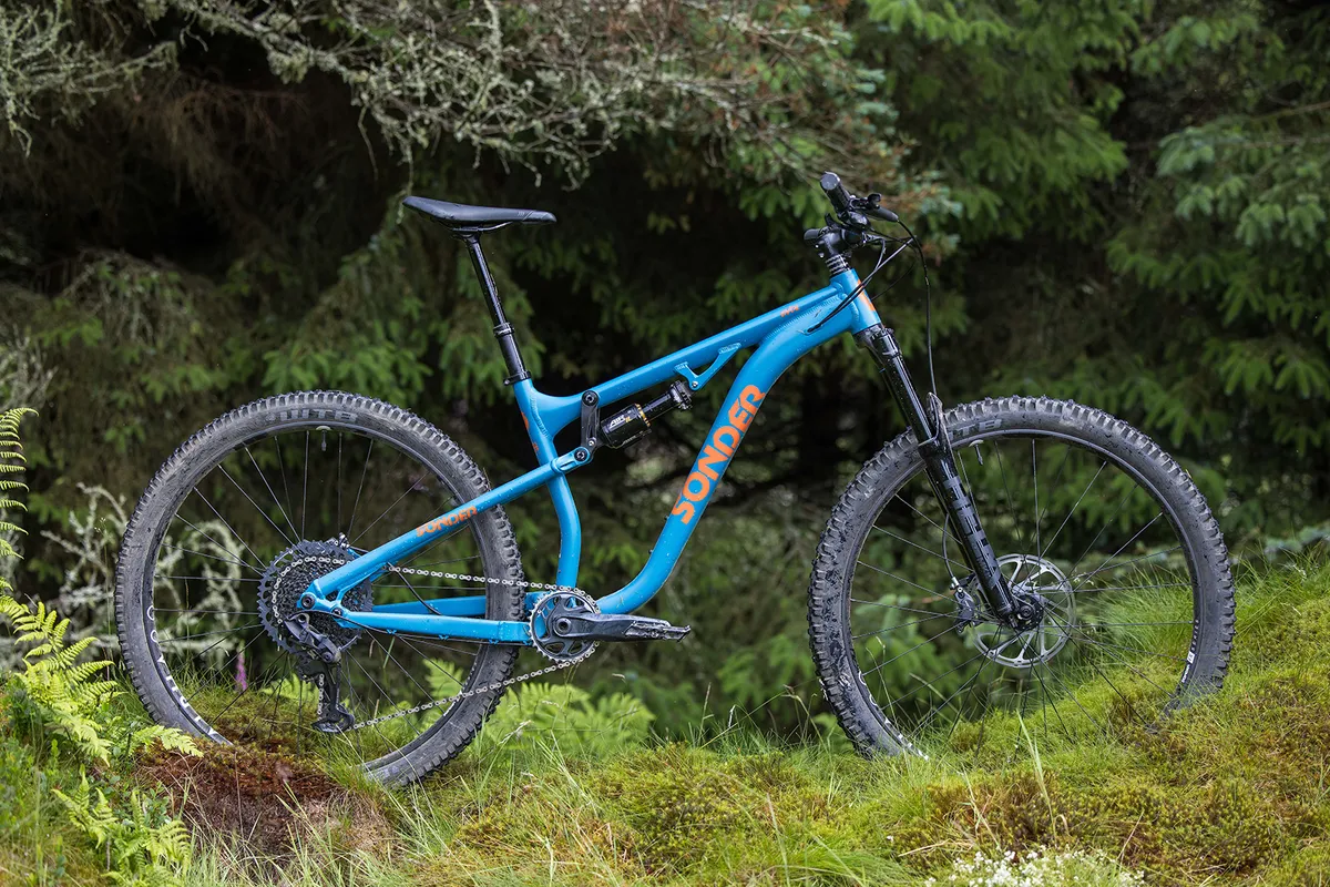 Pack shot of the Sonder EVOL GX Eagle trail mountain bike