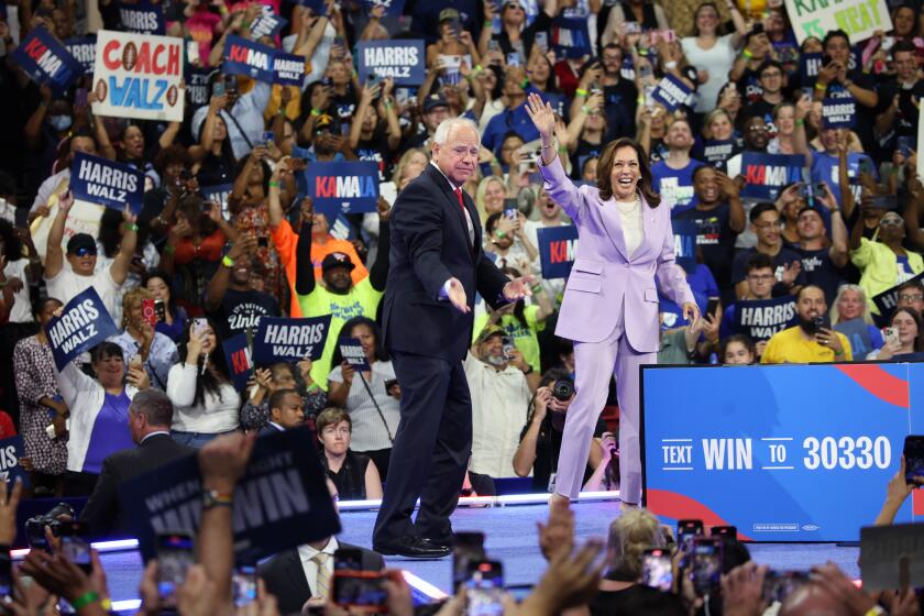 Las Vegas, Nevada-Aug. 10, 2024: Vice President Kamala Harris and Governor Tim Walz hold a campaign rally at University of Las Vegas Thomas & Mack Center on Saturday Aug. 10, 2024 in Las Vegas, Nevada (Jason Armond / Los Angeles Times)