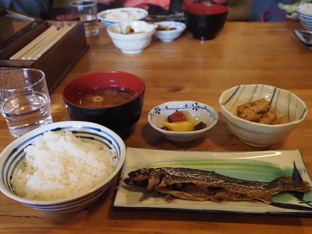 イワナの塩焼き定食