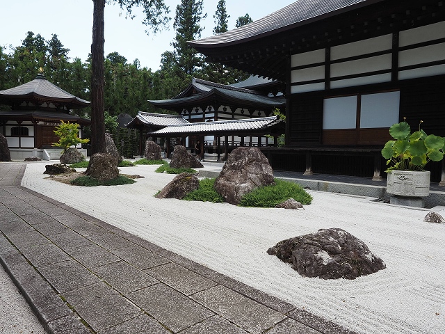 枯山水の庭　帰錫庭