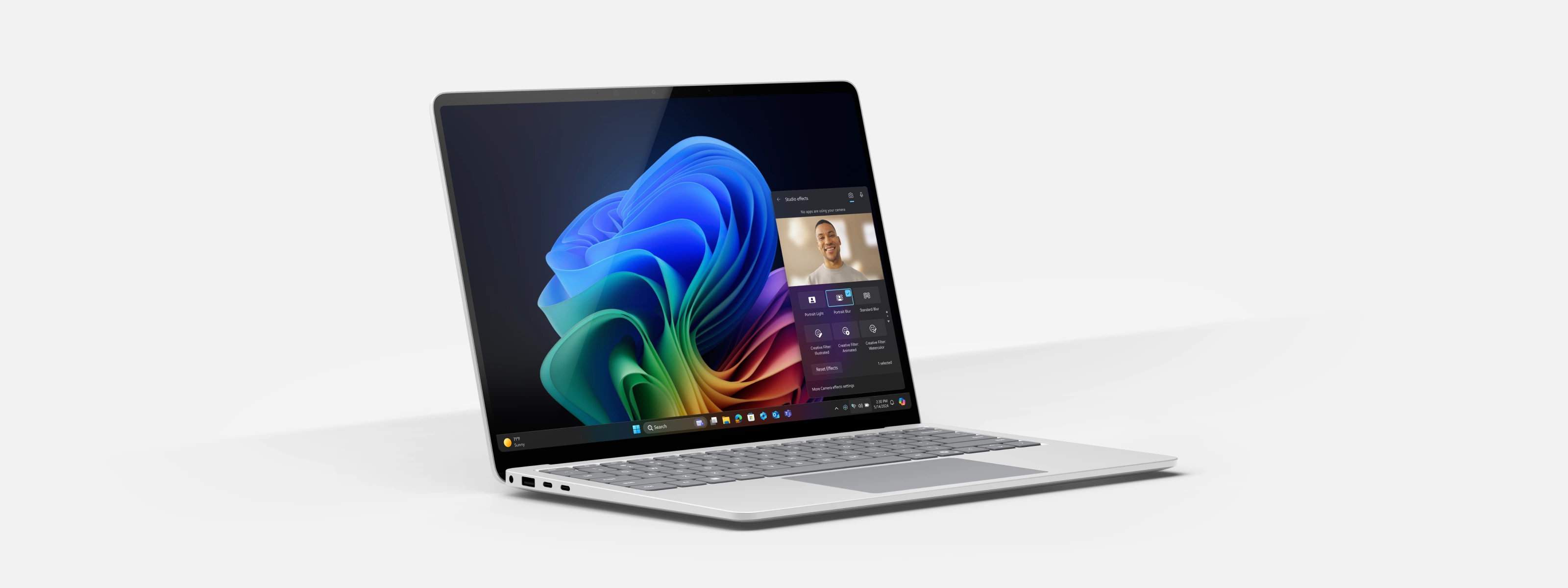 صورة لجهاز Surface Laptop مع شاشة تعرض تقنية عقد المؤتمرات عبر الفيديو