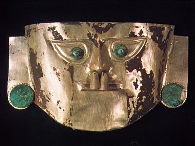 death mask of gold and silver alloy