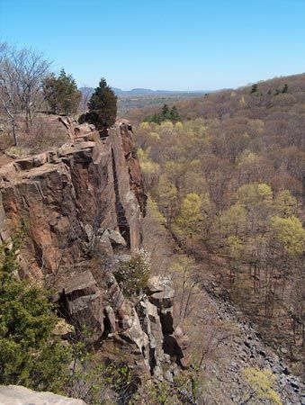 Hamden: Sleeping Giant State Park