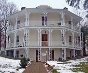 Danbury: Octagon House