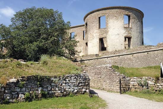 Borgholm: castle ruins