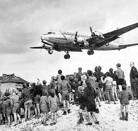 Berlin blockade and airlift