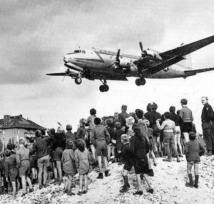 Berlin blockade and airlift