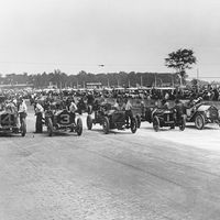 The starting line-up at the first ever Indianapolis 500 motor race at Indianapolis Motor Speedway in Speedway, Indiana, 1911.