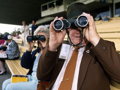 binoculars; horse racing