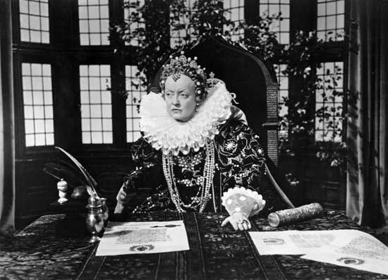 Bette Davis in The Virgin Queen