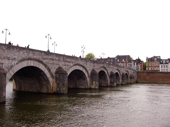 Maastricht: St. Servatius Bridge