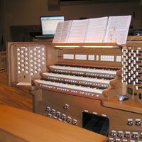 electronic organ