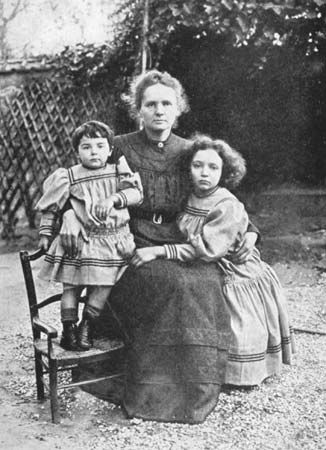 Marie Curie with her daughters