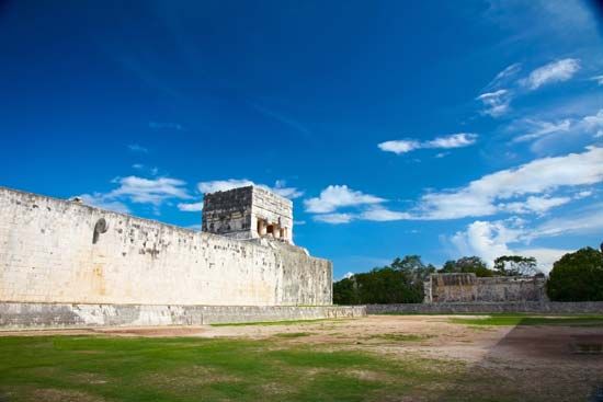 Chichén Itzá: tlachtli ball court