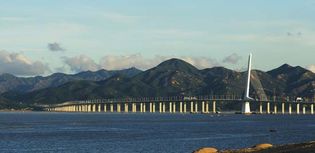 Hong Kong: bridge