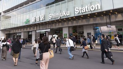 Managing crowds at the world's busiest train station